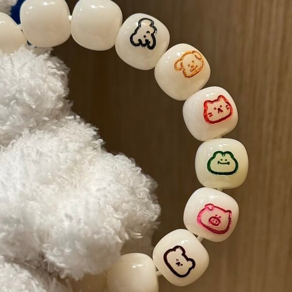 JELLY ZOO - Handmade carved Bracelet